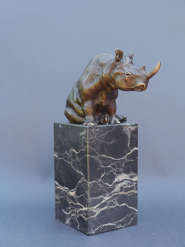 Nashorn aus Bronze