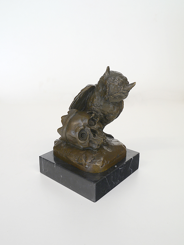 Bronze Figur Totenkopf mit Eule